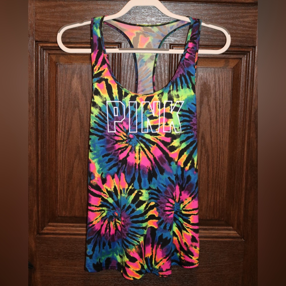 Super cute PINK tank top! Size L.